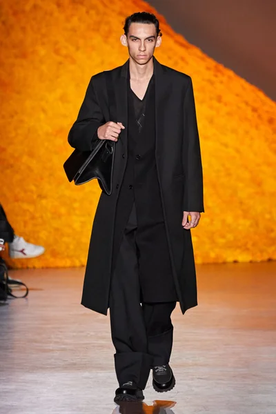 Look 1